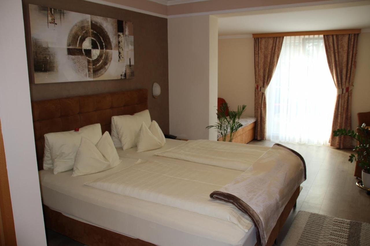 Hotel Lang ไลบ์นิทซ์ ภายนอก รูปภาพ