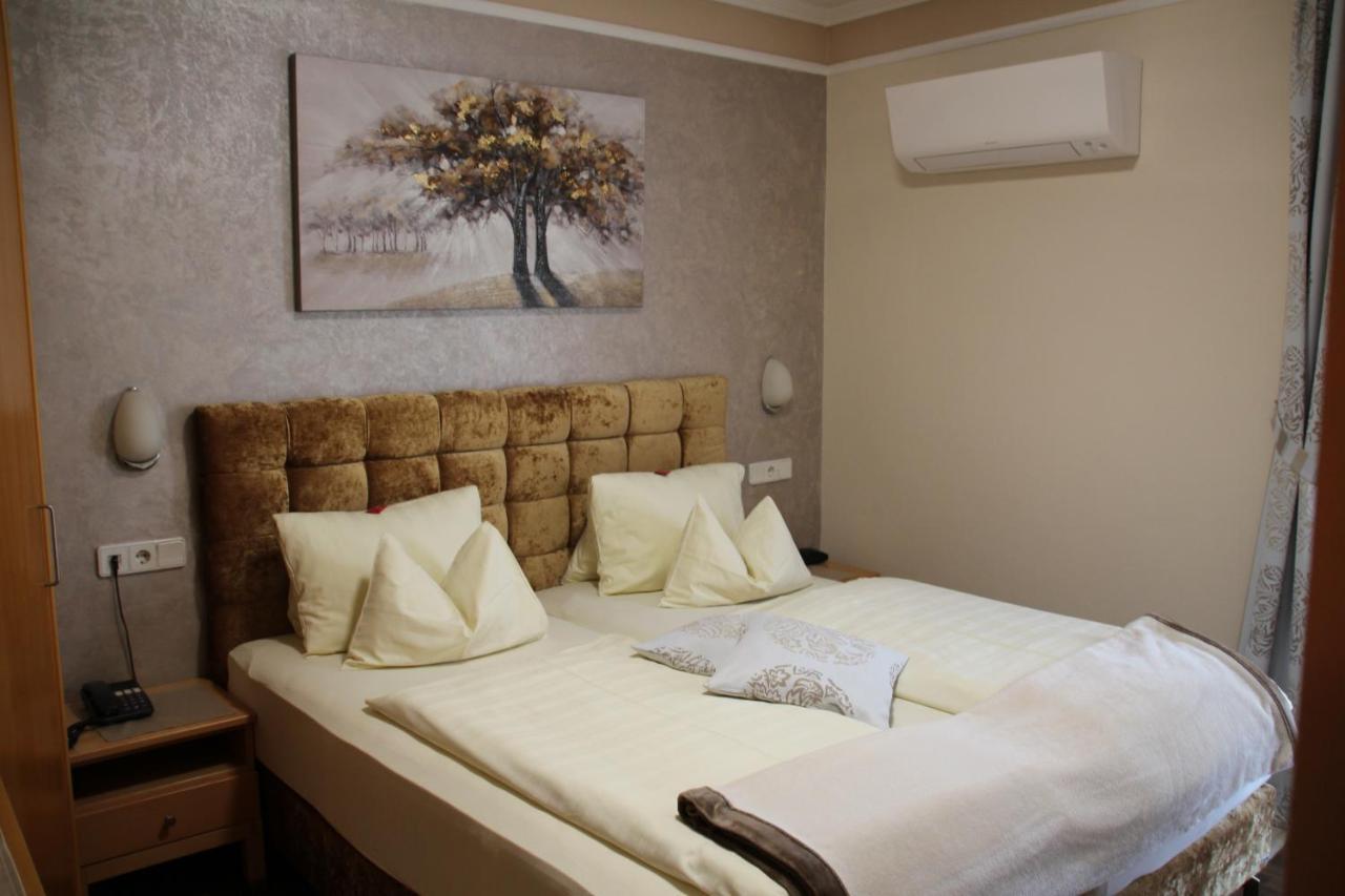 Hotel Lang ไลบ์นิทซ์ ภายนอก รูปภาพ